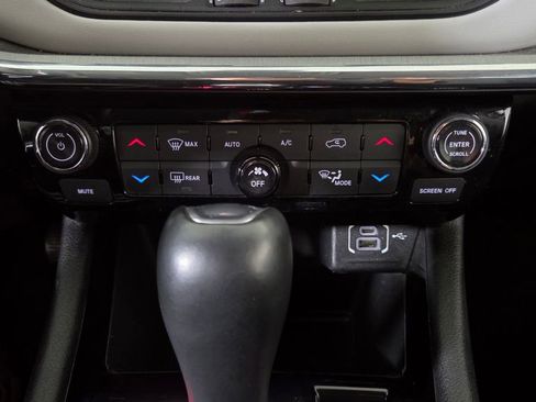 Used 2022 Jeep Compass Limited AWD/4WD image 25