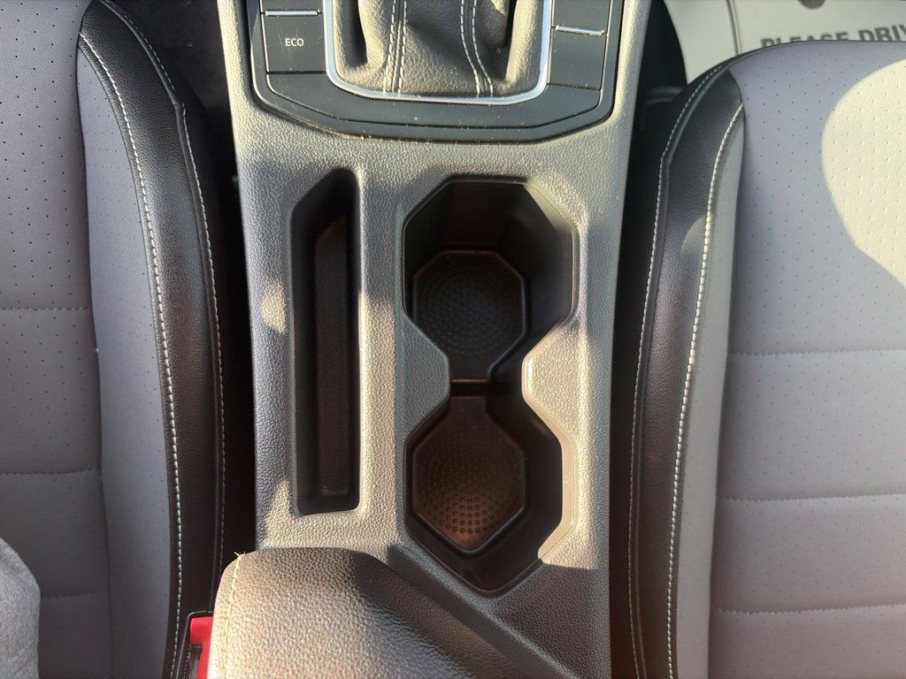 Used 2025 Volkswagen Jetta SE FWD image 26