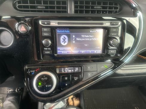 Used 2018 Toyota Prius C One FWD image 6