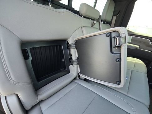 Used 2023 GMC Sierra 1500 SLT w/ SLT Premium Package AWD/4WD image 18