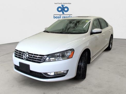 Used 2013 Volkswagen Passat TDI SEL Premium FWD image 2