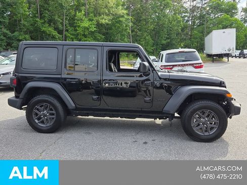Used 2025 Jeep Wrangler Unlimited Sport AWD/4WD image 14