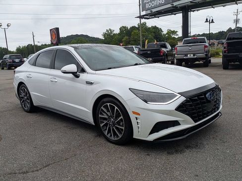 Used 2020 Hyundai Sonata Limited FWD image 2