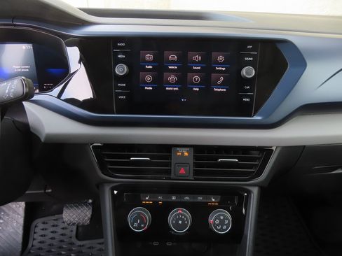 Used 2023 Volkswagen Taos SE w/ Panoramic Sunroof Package image 19