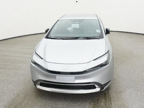 New 2025 Toyota Prius Plug-In Hybrid image 3