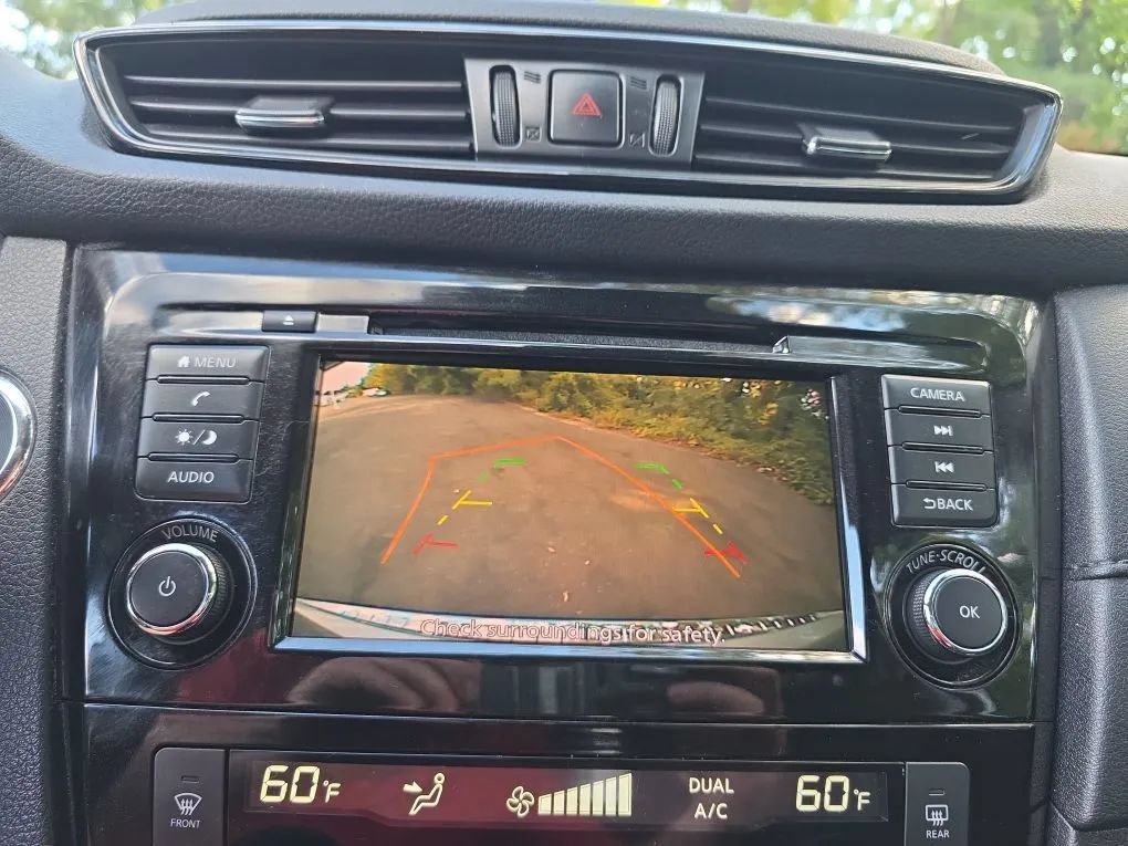 Used 2020 Nissan Rogue SV FWD image 28