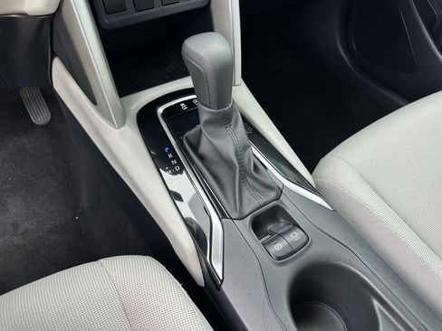 Used 2022 Toyota Corolla Cross L FWD image 27