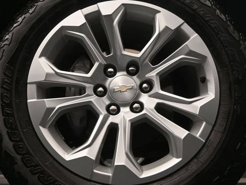 Used 2023 Chevrolet Silverado 1500 LTZ w/ LTZ Premium Package AWD/4WD image 9