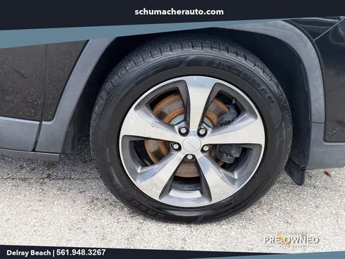 Used 2019 Jeep Cherokee Limited FWD image 9