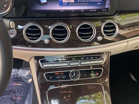 Used 2019 Mercedes-Benz E 300 4MATIC image 16