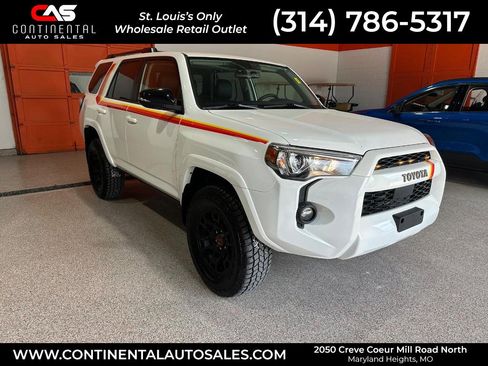 Used 2023 Toyota 4Runner 40th Anniversary SE image 1