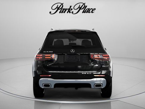Used 2026 Mercedes-Benz GLB 250 image 17