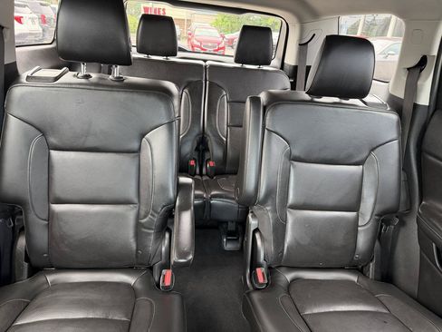 Used 2017 GMC Acadia SLT AWD/4WD image 21