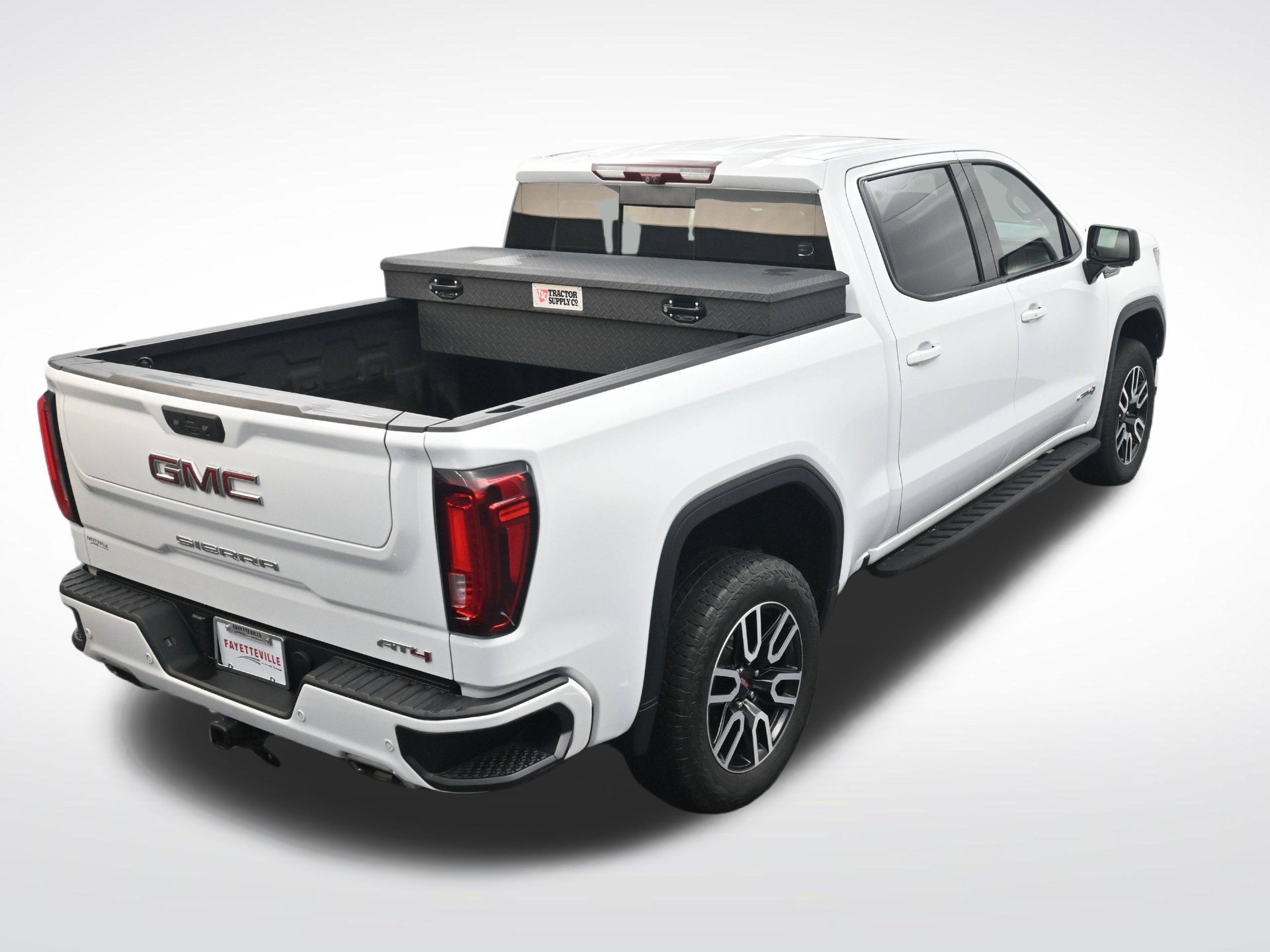 Used 2024 GMC Sierra 1500 AT4 w/ Technology Package AWD/4WD image 24