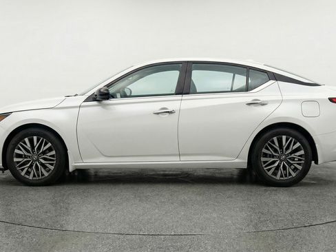 Used 2025 Nissan Altima 2.5 SV image 5