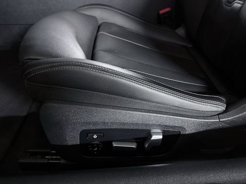 Used 2021 BMW M850i xDrive Coupe w/ Driving Assistance Package image 19