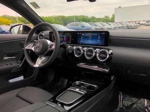 New 2025 Mercedes-Benz CLA 250 4MATIC image 17