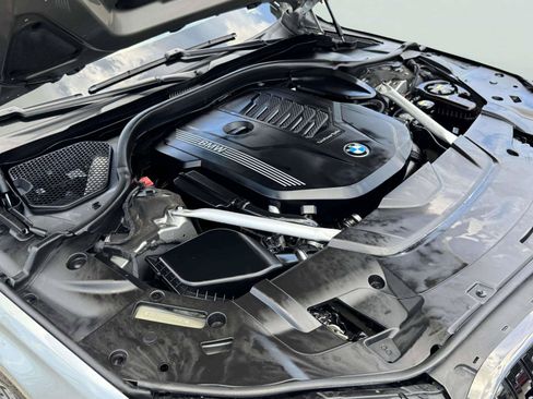 Used 2022 BMW 740i xDrive w/ M Sport Package AWD/4WD image 84