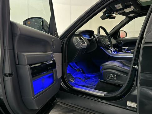 Used 2018 Land Rover Range Rover Sport SVR image 16