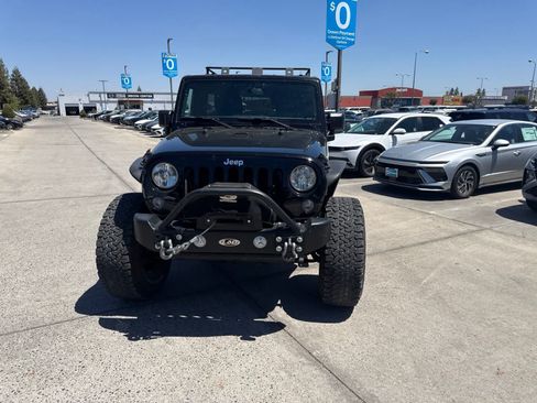 Used 2015 Jeep Wrangler Unlimited Sport w/ Quick Order Package 24S AWD/4WD image 2