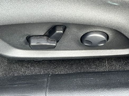 Used 2025 Jeep Compass Limited image 23