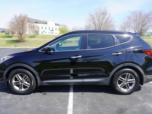 Used 2017 Hyundai Santa Fe Sport image 9