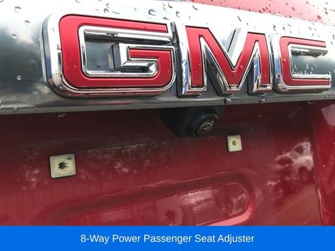 Used 2022 GMC Acadia AT4 w/ Technology Package image 8