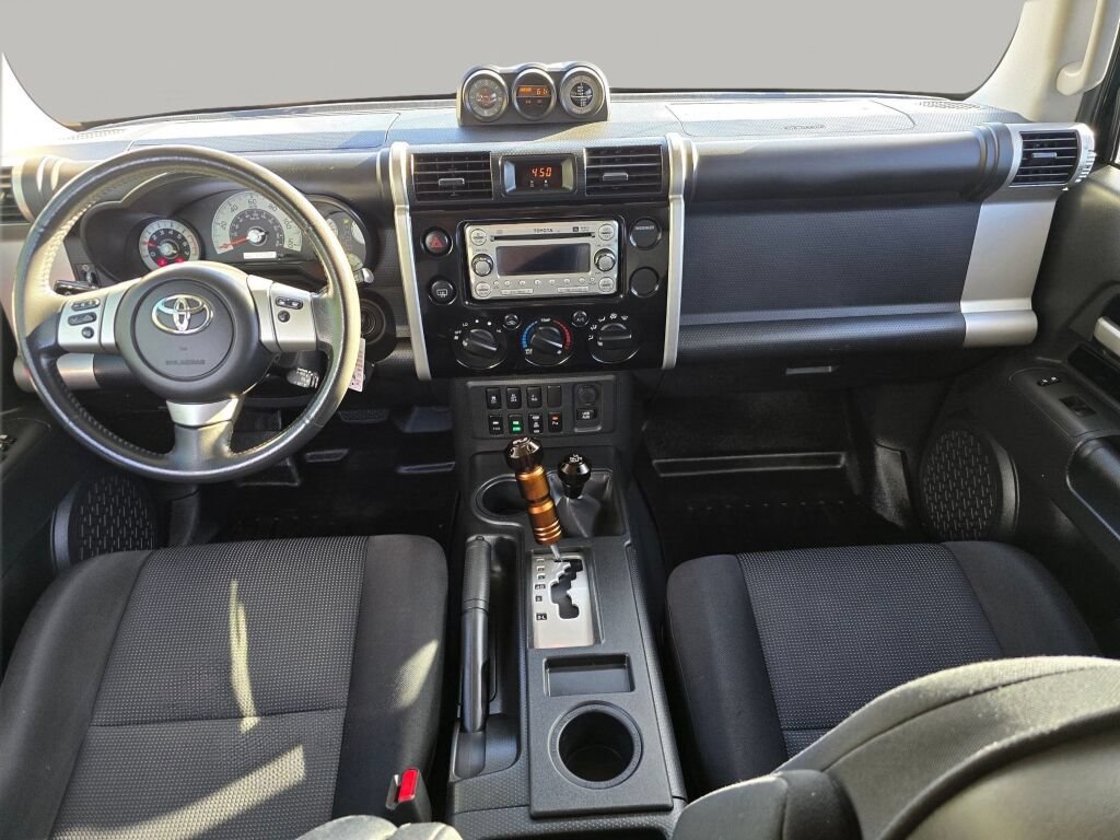 Used 2014 Toyota FJ Cruiser 4WD w/ Upgrade Package image 2