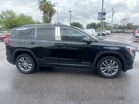 Used 2022 GMC Terrain SLT w/ LPO, Floor Liner Package AWD/4WD image 4