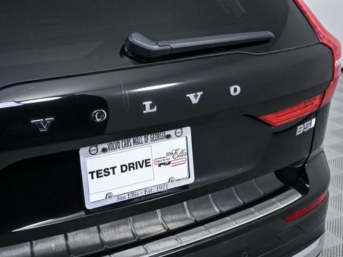 Used 2023 Volvo XC60 B5 Ultimate w/ Climate Package FWD image 38