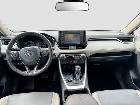 Used 2021 Toyota RAV4 XLE Premium AWD/4WD image 23