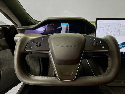 Used 2021 Tesla Model S Plaid image 7