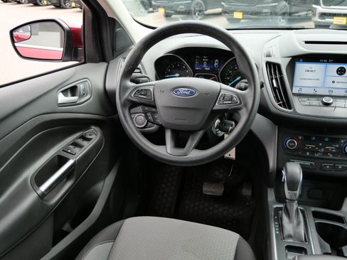 Used 2018 Ford Escape SE w/ SE Sync 3 Package AWD/4WD image 9