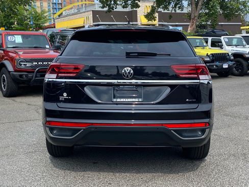 Certified 2023 Volkswagen Atlas Cross Sport SE w/ Black Wheel Package AWD/4WD image 4