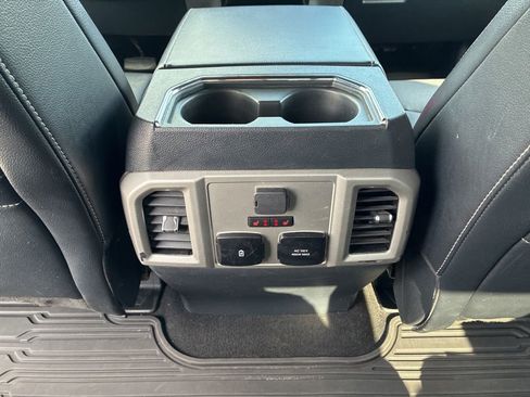 Used 2022 Ford F250 Lariat w/ Black Appearance Pkg AWD/4WD image 17