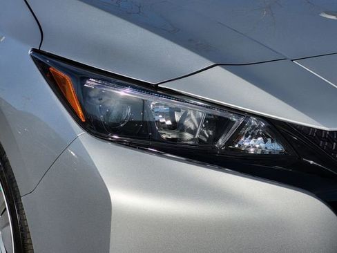 Used 2025 Nissan Leaf S image 27