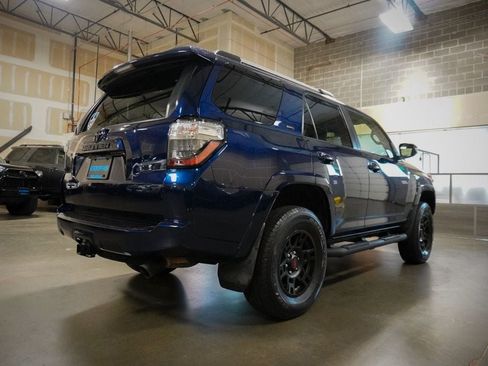 Used 2021 Toyota 4Runner SR5 Premium w/ Moonroof Package AWD/4WD image 4