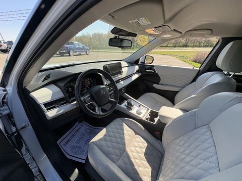 Used 2023 Mitsubishi Outlander SEL AWD/4WD image 31