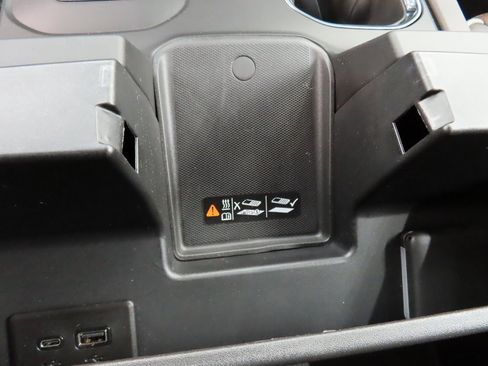 Used 2024 GMC Sierra 2500 Denali image 71