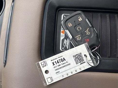 Used 2017 GMC Yukon XL SLT w/ Open Road Package image 29