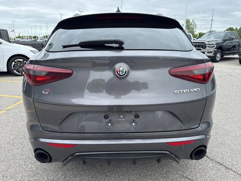 Used 2022 Alfa Romeo Stelvio Veloce AWD/4WD image 5