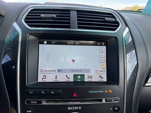Used 2017 Ford Explorer Platinum AWD/4WD image 17