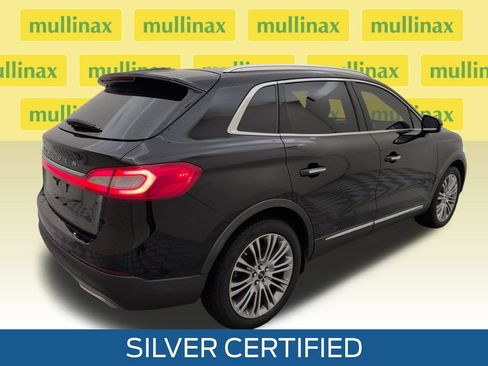 Used 2018 Lincoln MKX Reserve w/ Driver Assistance Package FWD image 3