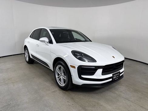 Certified 2023 Porsche Macan AWD/4WD image 9