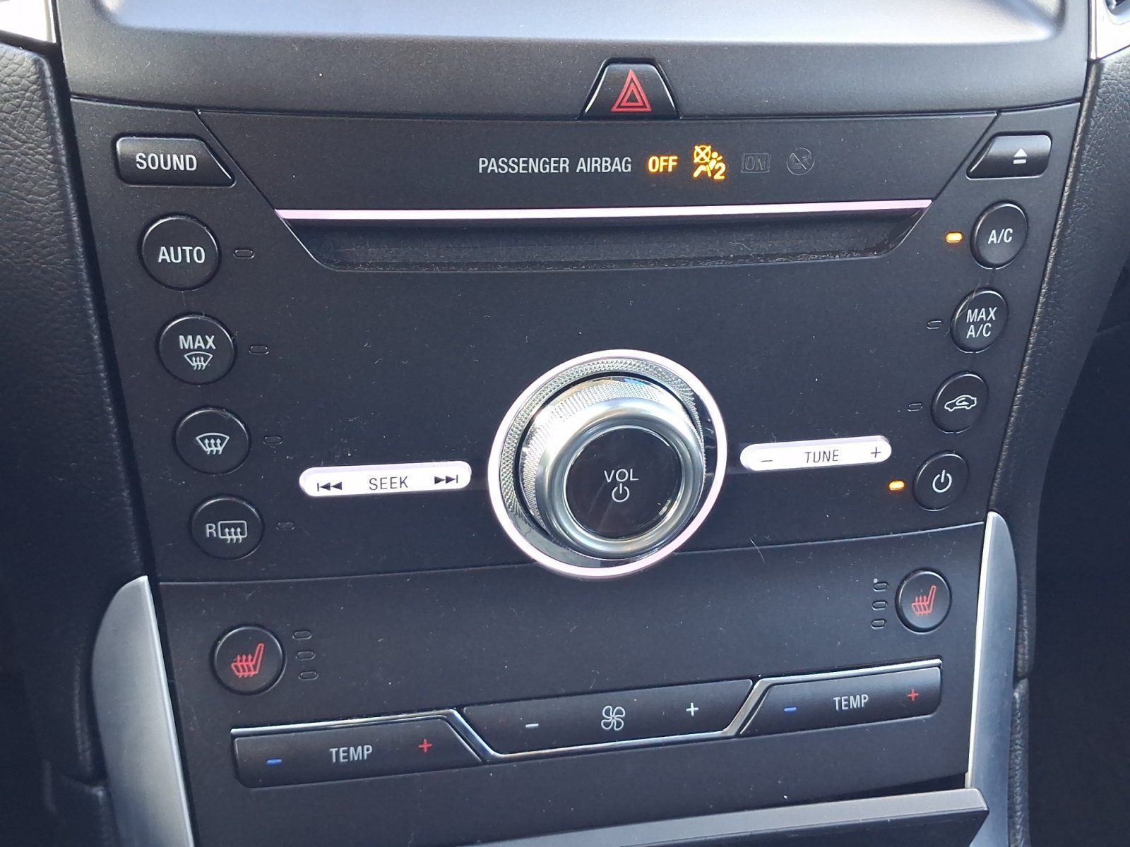 Used 2019 Ford Edge Titanium FWD image 17