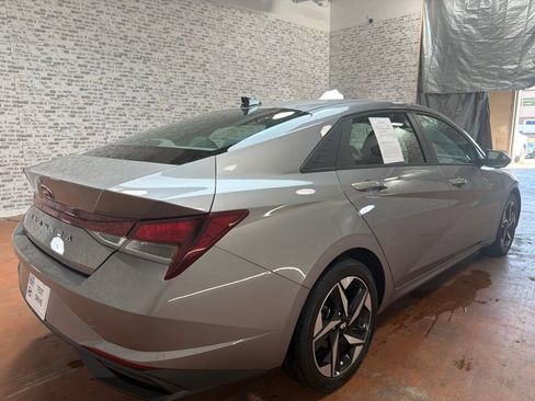 Certified 2023 Hyundai Elantra SEL w/ Convenience Package FWD image 7