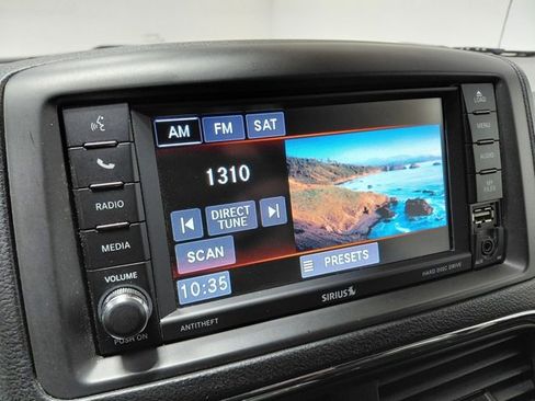 Used 2019 Dodge Grand Caravan SXT image 29