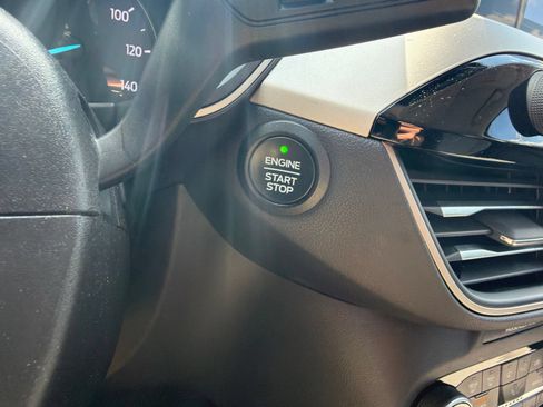Used 2021 Ford Escape SE w/ SE Sport Appearance Package FWD image 16