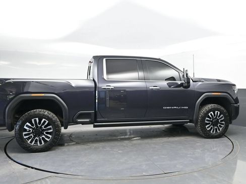 Used 2024 GMC Sierra 2500 Denali Ultimate AWD/4WD image 10
