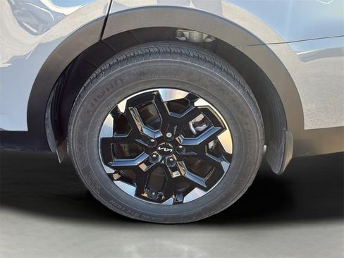 Certified 2025 Kia Sorento S image 40